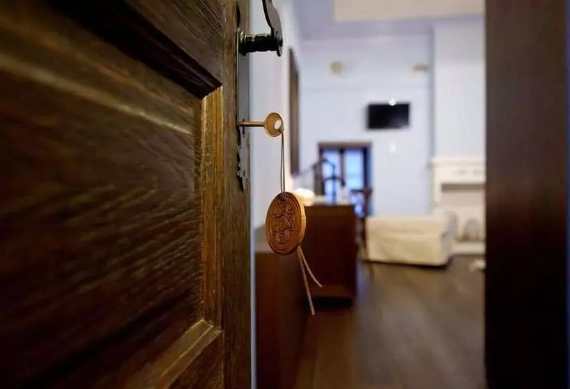 سوییت جونیور, Orologopoulos Mansion Luxury