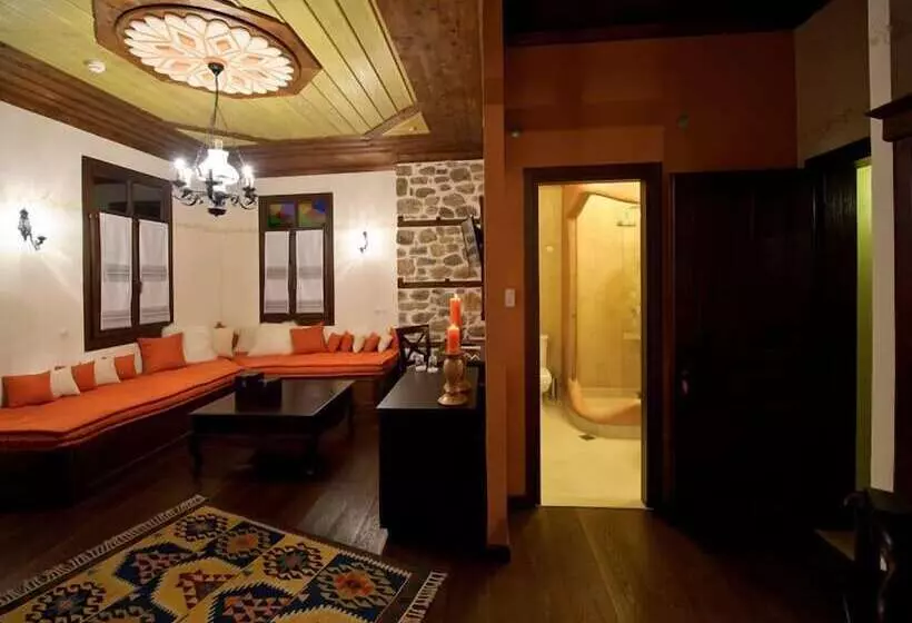 سوییت, Orologopoulos Mansion Luxury