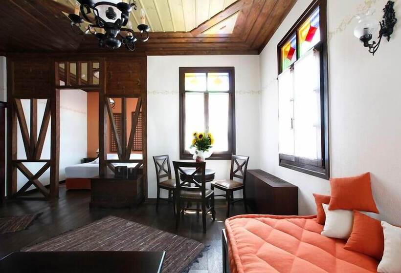 סוויטה, Orologopoulos Mansion Luxury