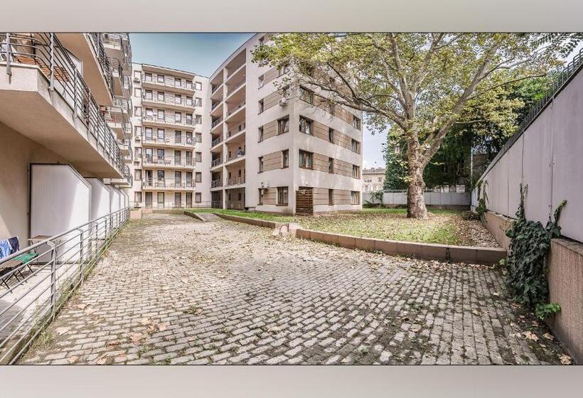 آپارتمان 1 خوابه, Prince Apartments