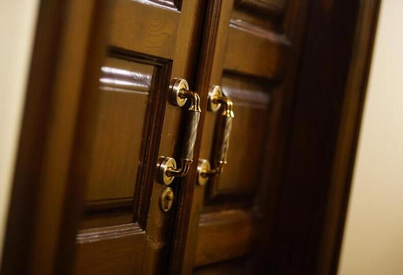 اتاق استاندارد, Tahir Aga Konagi