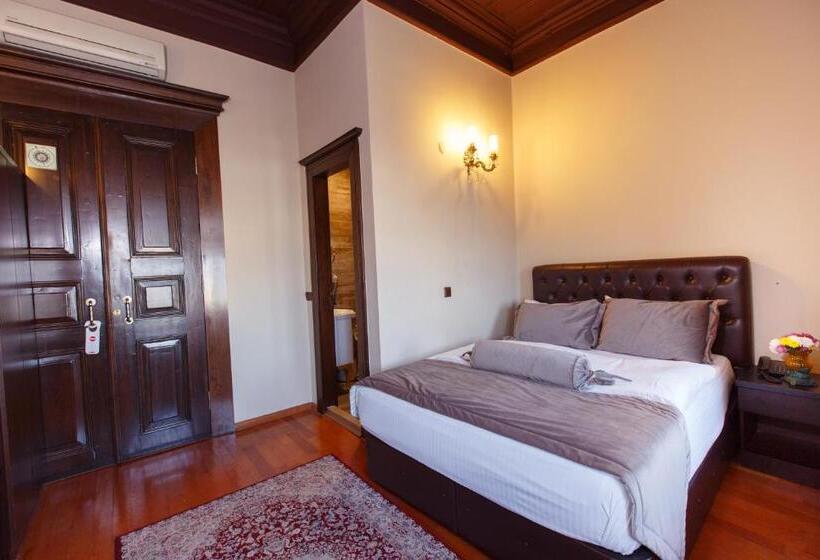 اتاق استاندارد, Tahir Aga Konagi