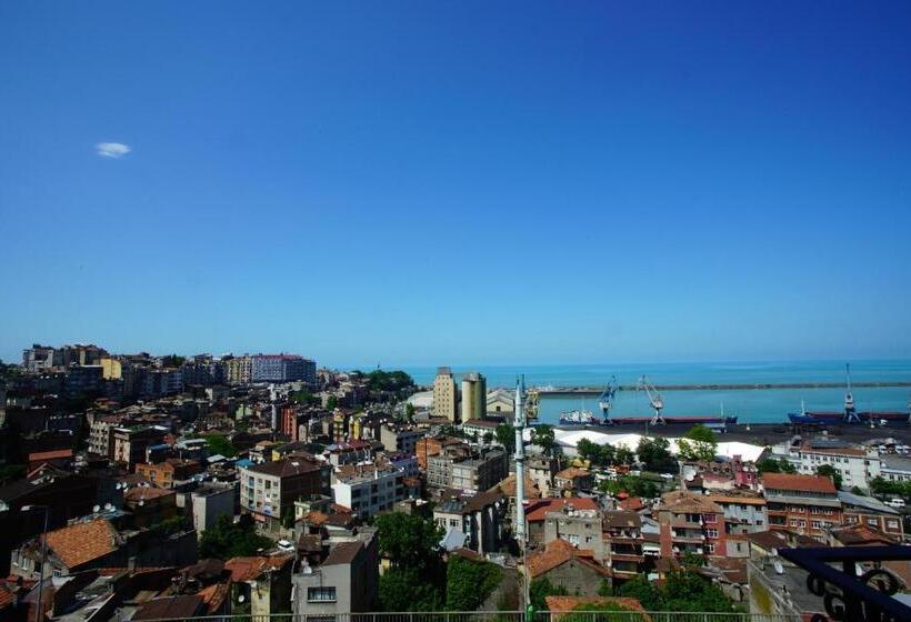 اتاق استاندارد با بالکن, Tahir Aga Konagi