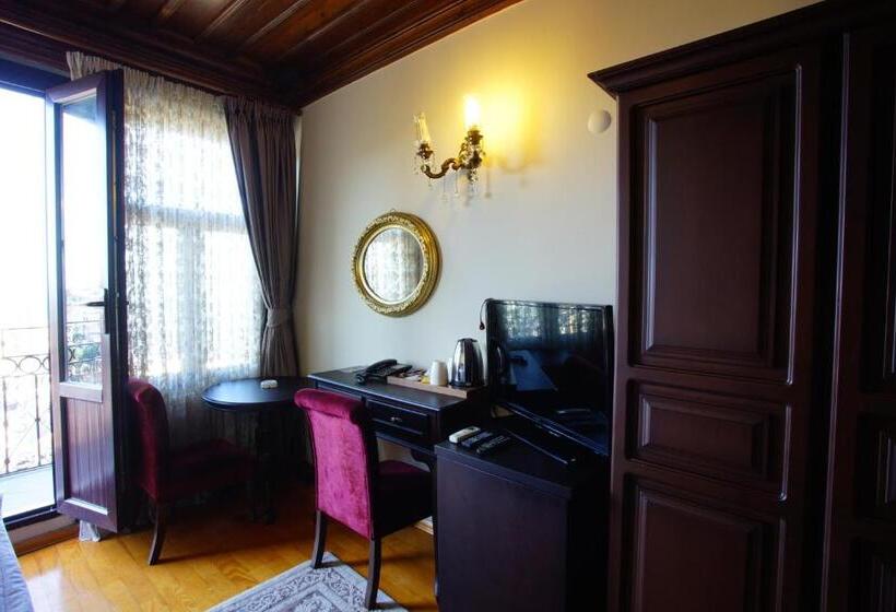 اتاق استاندارد با بالکن, Tahir Aga Konagi