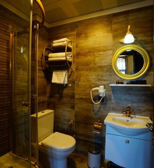 اتاق استاندارد یک نفره, Tahir Aga Konagi