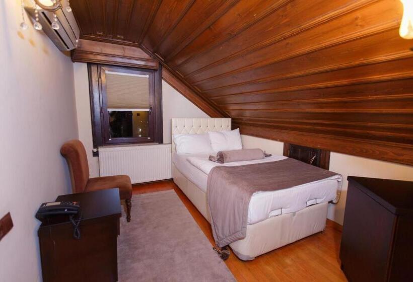 اتاق اکونومی یک تخته, Tahir Aga Konagi