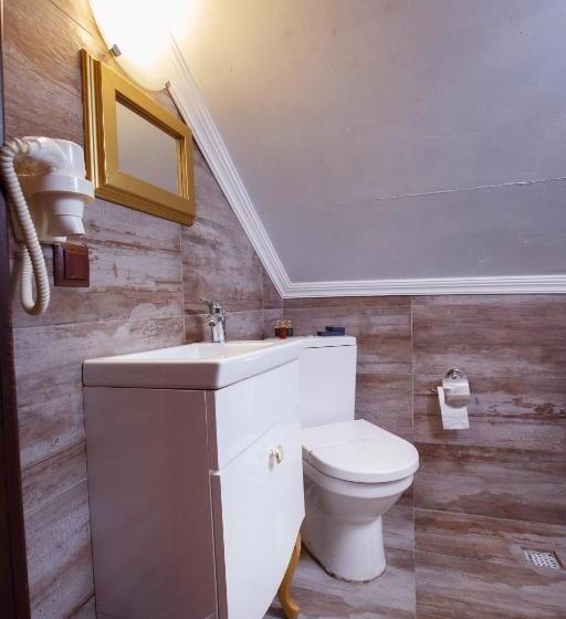 اتاق اکونومی یک تخته, Tahir Aga Konagi