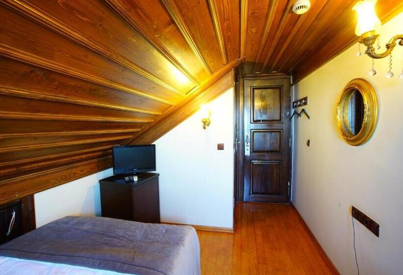 اتاق اکونومی یک تخته, Tahir Aga Konagi