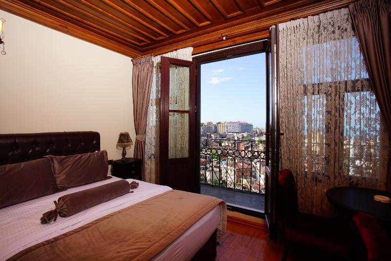 اتاق استاندارد با بالکن, Tahir Aga Konagi