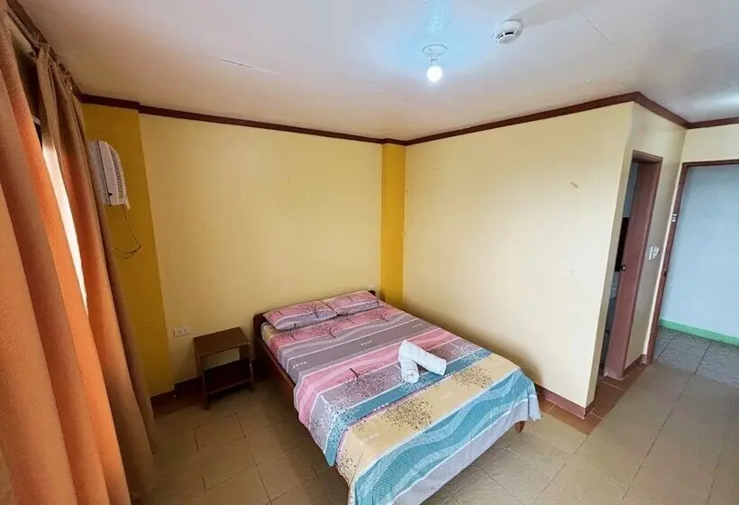 Triple Room Sea View, White Beach Hotel Puerto Galera Powered By Cocotel