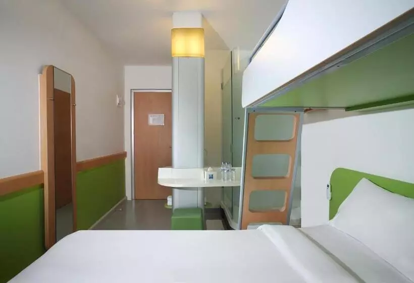 2段ベッド付きスタンダードルーム, Cordia Hotel Surabaya Airport