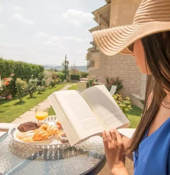 Perhehuone, Anemolia Resort And Spa