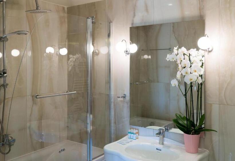 اتاق استاندارد سه تخته با چشمانداز باغ, Anemolia Resort And Spa