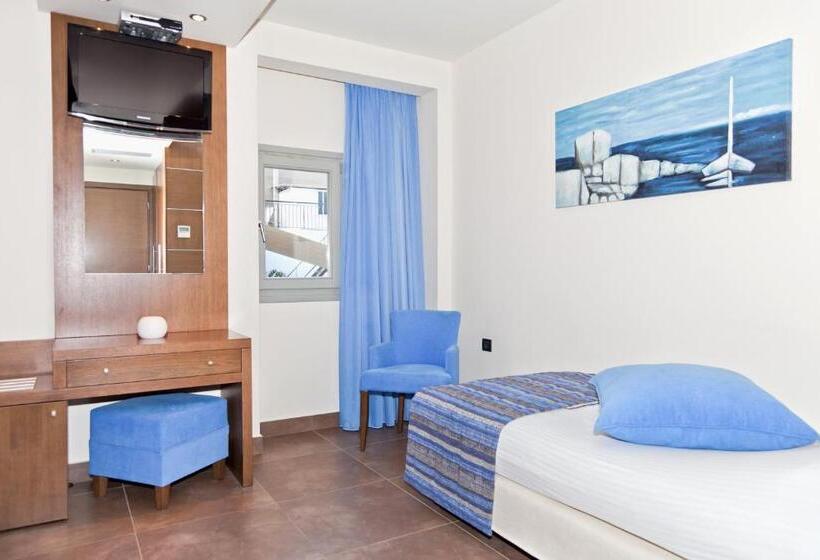 חדר סטנדרט לשלושה, Astros Beach Boutique