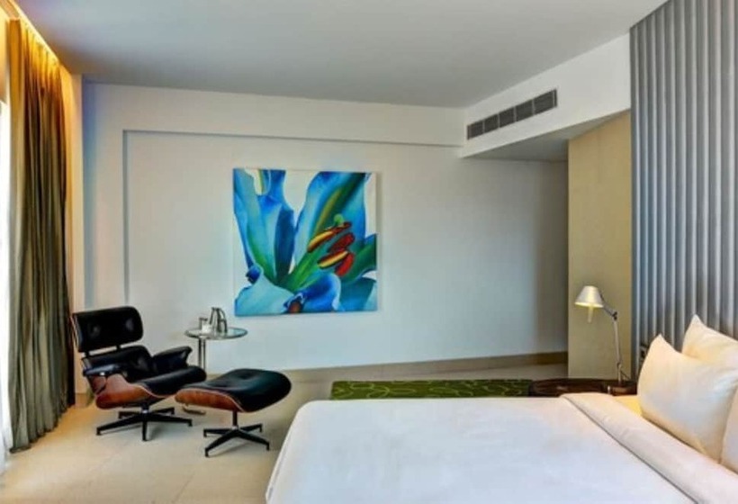 اتاق کلاب, Avasa