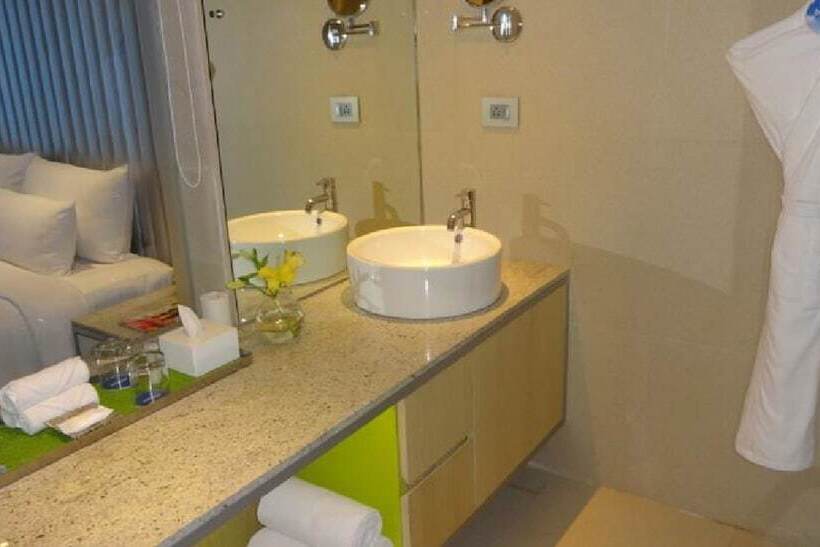 استودیوی استاندارد, Avasa