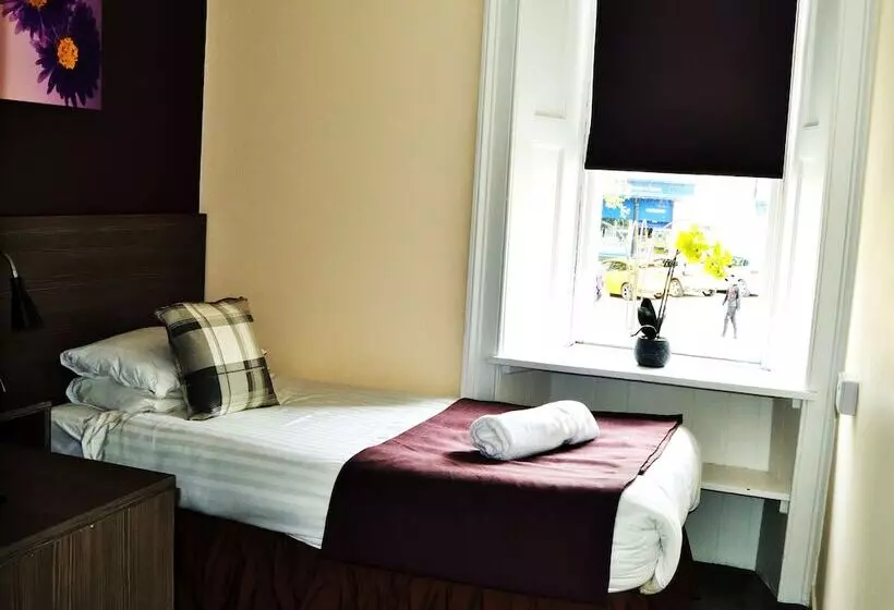 اتاق استاندارد یک نفره, The Breadalbane Arms Room Only