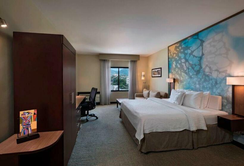 חדר סטנדרט עם מיטת קינג, Courtyard By Marriott San Salvador