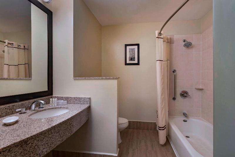 Стандартный Номер Кровать Кинг, Courtyard By Marriott San Salvador