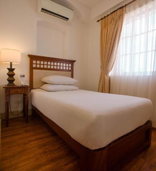 חדר סופריור יחיד, Emilia