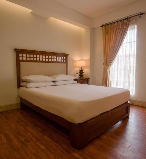 חדר סופריור, Emilia