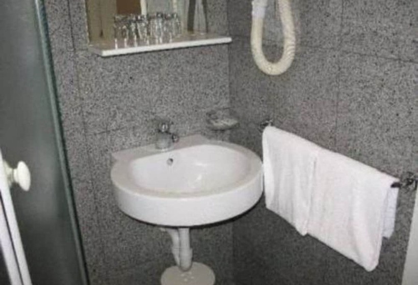 Chambre Standard Individuelle, Engadina