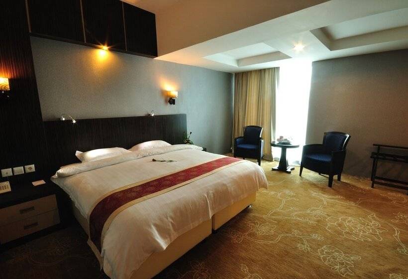 סוויטת ג'וניור, Hermes Palace Hotel Medan