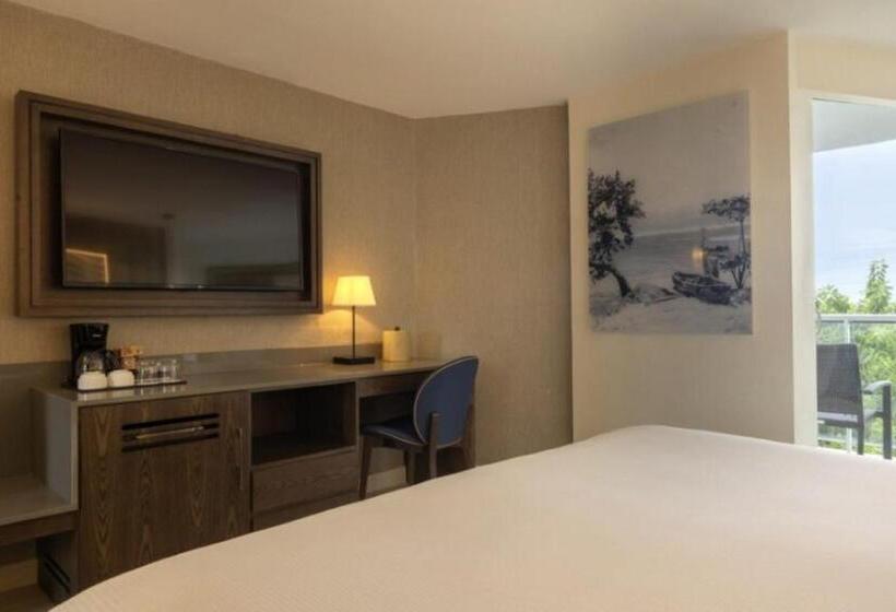 Номер Deluxe, Hideaway At Royalton Blue Waters, An Autograph Collection All Inclusive Resort   Adults Only