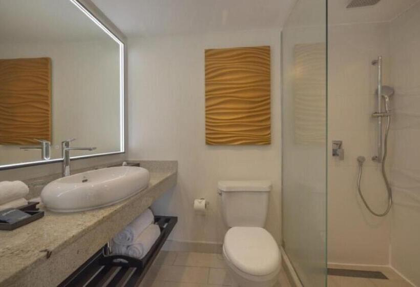 Номер Deluxe, Hideaway At Royalton Blue Waters, An Autograph Collection All Inclusive Resort   Adults Only