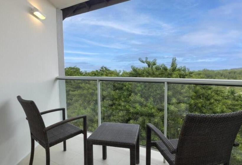 Номер Deluxe, Hideaway At Royalton Blue Waters, An Autograph Collection All Inclusive Resort   Adults Only