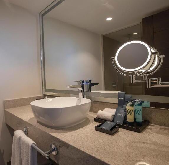 Номер Клуб Вид на Море, Hideaway At Royalton Blue Waters, An Autograph Collection All Inclusive Resort   Adults Only