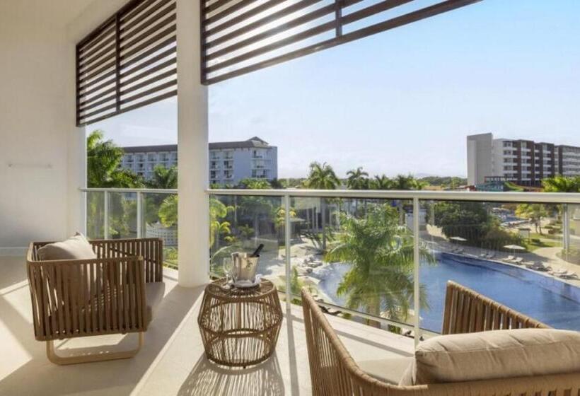 Клубный люкс с видом на море, Hideaway At Royalton Blue Waters, An Autograph Collection All Inclusive Resort   Adults Only