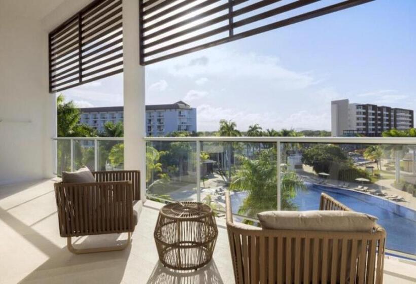 Клубный люкс с видом на море, Hideaway At Royalton Blue Waters, An Autograph Collection All Inclusive Resort   Adults Only
