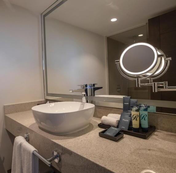 Полулюкс Deluxe Вид на Море, Hideaway At Royalton Blue Waters, An Autograph Collection All Inclusive Resort   Adults Only