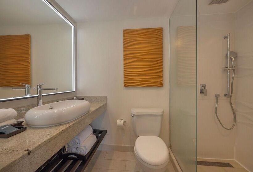 Номер Deluxe, Hideaway At Royalton Blue Waters, An Autograph Collection All Inclusive Resort   Adults Only