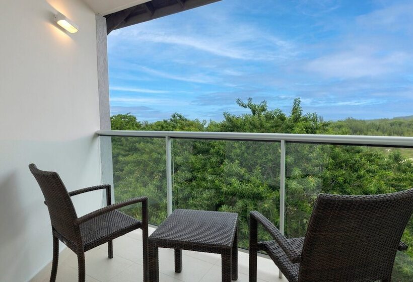 Номер Deluxe, Hideaway At Royalton Blue Waters, An Autograph Collection All Inclusive Resort   Adults Only