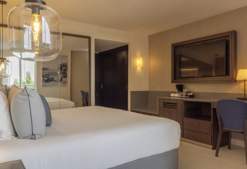 Номер Deluxe, Hideaway At Royalton Blue Waters, An Autograph Collection All Inclusive Resort   Adults Only