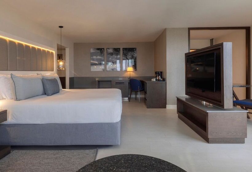 Полулюкс Deluxe Вид на Море, Hideaway At Royalton Blue Waters, An Autograph Collection All Inclusive Resort   Adults Only