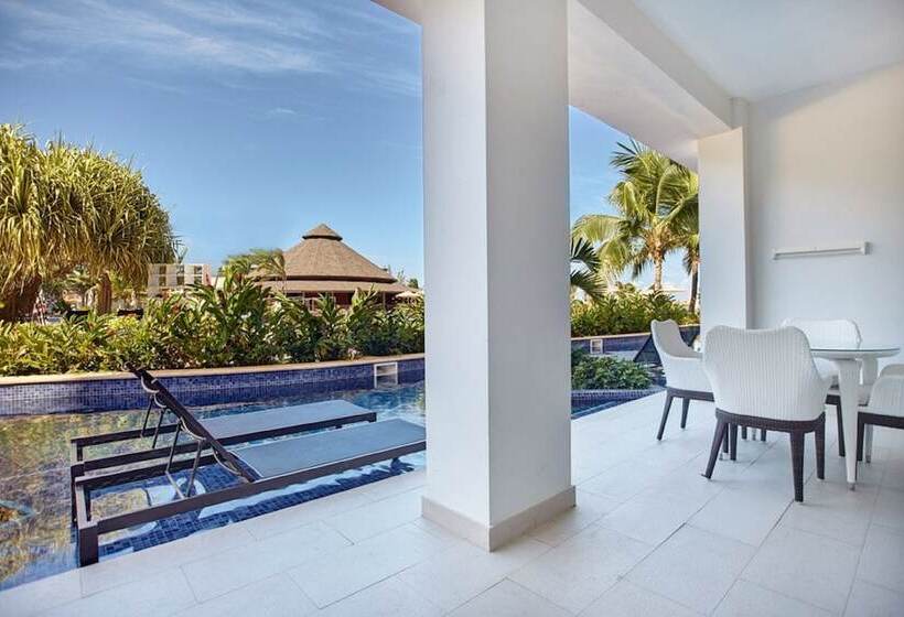 Люкс Клуб, Hideaway At Royalton Blue Waters, An Autograph Collection All Inclusive Resort   Adults Only