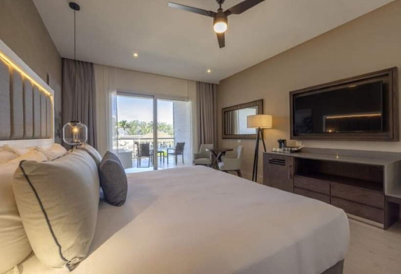 Полулюкс Deluxe Вид на Море, Hideaway At Royalton Blue Waters, An Autograph Collection All Inclusive Resort   Adults Only