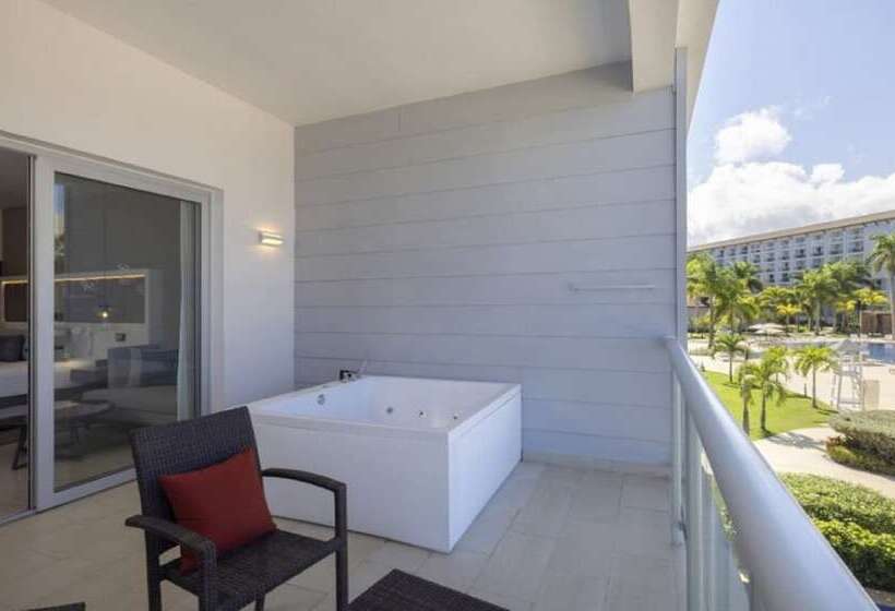 Полулюкс Deluxe Вид на Море, Hideaway At Royalton Blue Waters, An Autograph Collection All Inclusive Resort   Adults Only