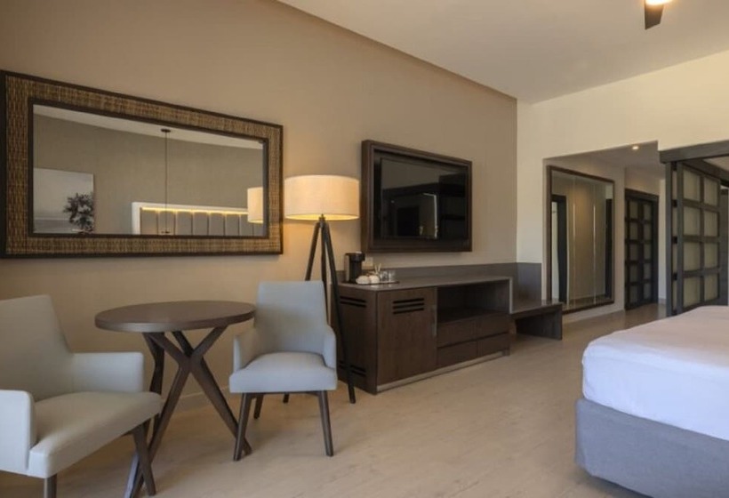 Полулюкс Deluxe Вид на Море, Hideaway At Royalton Blue Waters, An Autograph Collection All Inclusive Resort   Adults Only