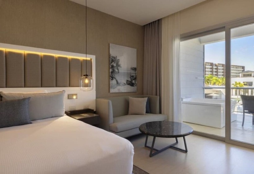 Полулюкс Deluxe Вид на Море, Hideaway At Royalton Blue Waters, An Autograph Collection All Inclusive Resort   Adults Only