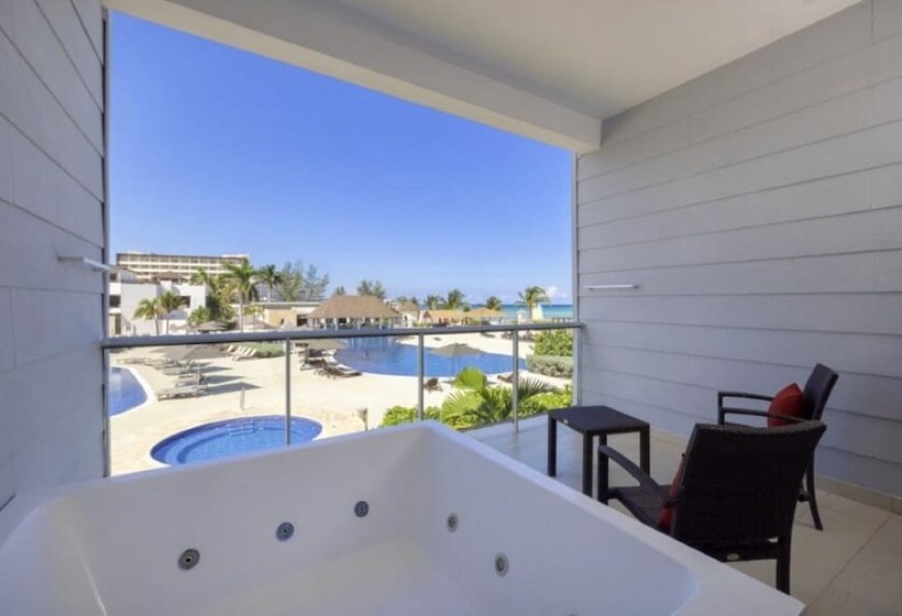 Полулюкс Deluxe Вид на Море, Hideaway At Royalton Blue Waters, An Autograph Collection All Inclusive Resort   Adults Only