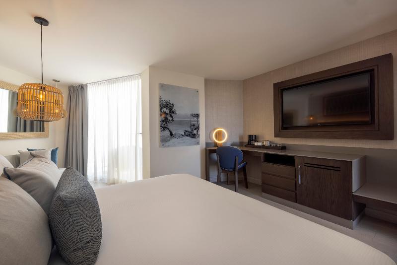 Номер Deluxe, Hideaway At Royalton Blue Waters, An Autograph Collection All Inclusive Resort   Adults Only