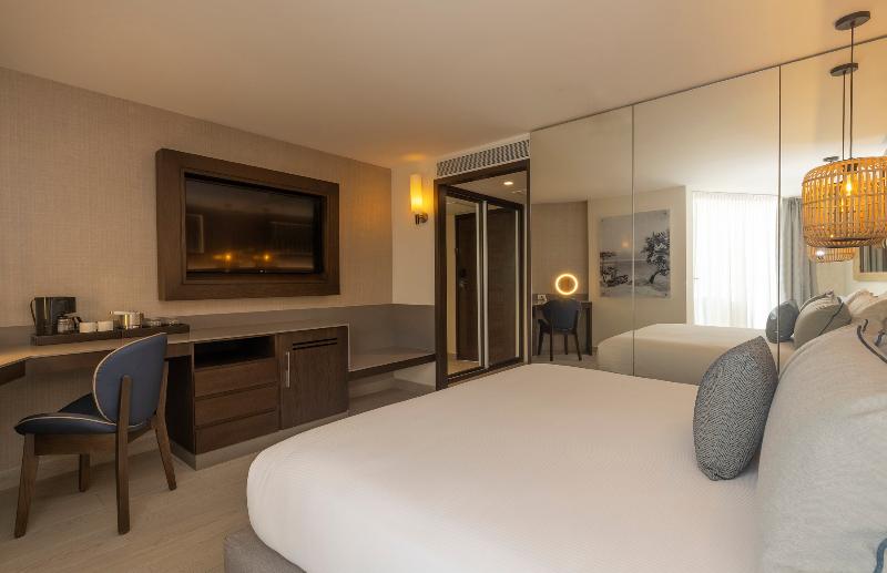 Номер Deluxe, Hideaway At Royalton Blue Waters, An Autograph Collection All Inclusive Resort   Adults Only