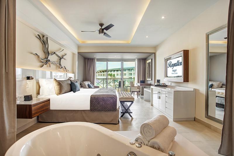 Полулюкс Deluxe Вид на Море, Hideaway At Royalton Blue Waters, An Autograph Collection All Inclusive Resort   Adults Only