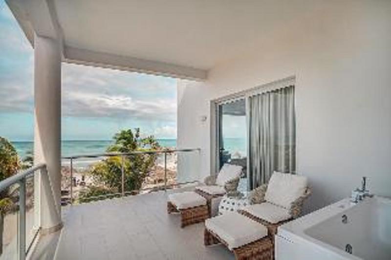 Клубный люкс с видом на море, Hideaway At Royalton Blue Waters, An Autograph Collection All Inclusive Resort   Adults Only