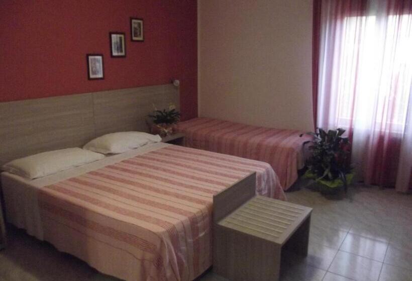 חדר סטנדרט לשלושה, Piccadilly