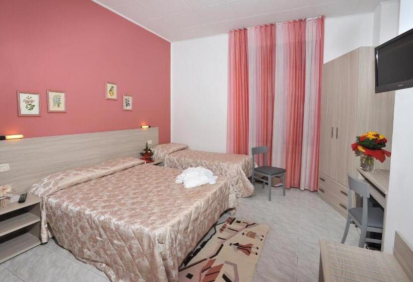 חדר סטנדרט לשלושה, Piccadilly